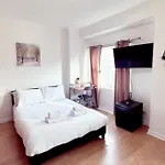 Stylish Studio In London By Prymeo, Ideal For Short Stays - Sleeps 2